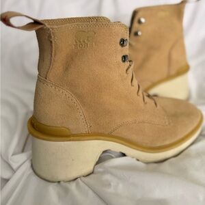 Sorel Hi-Line Heel Lace Boots 🤎
Women’s 8.5